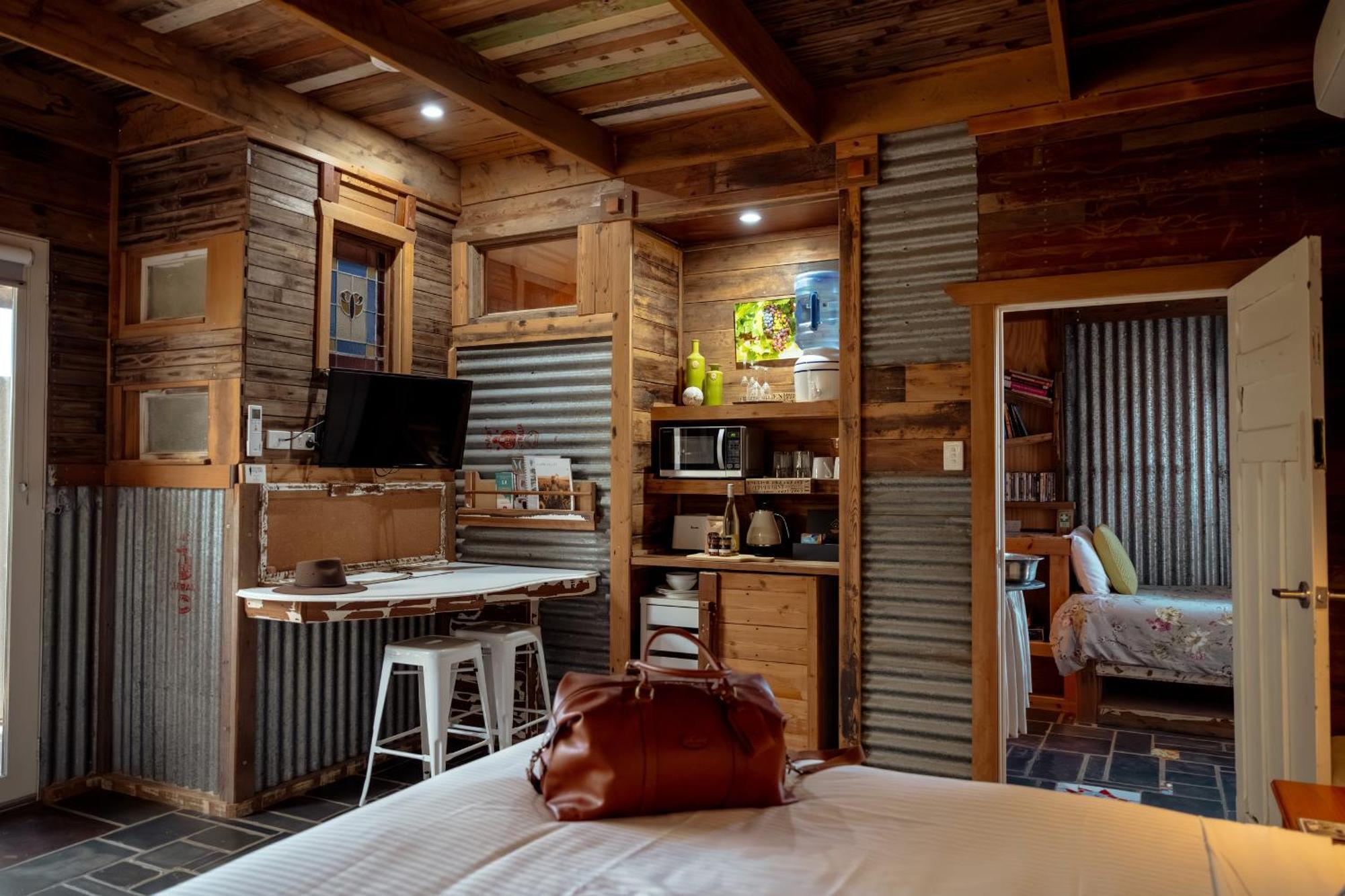 Bed In A Shed Vineyard Stay Watervale 외부 사진